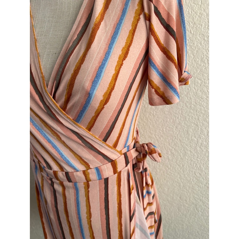 BCBGeneration Wrap Dress Size S Pink Striped Short Sleeve V-Neck Mini - Picture 3 of 7